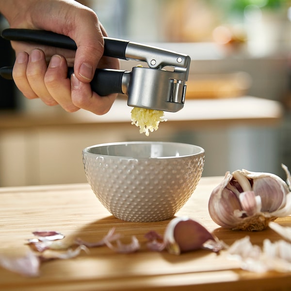 Garlic press, black